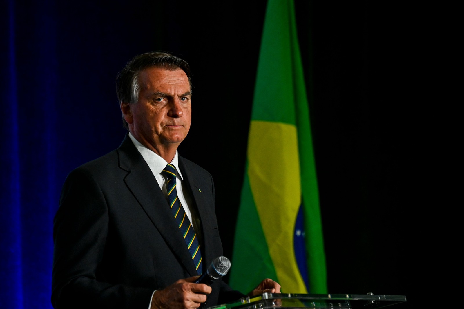 Jair Bolsonaro foi eleito uma das 100 pessoas mais influentes do mundo em 2019 e 2020 — Foto: CHANDAN KHANNA / AFP