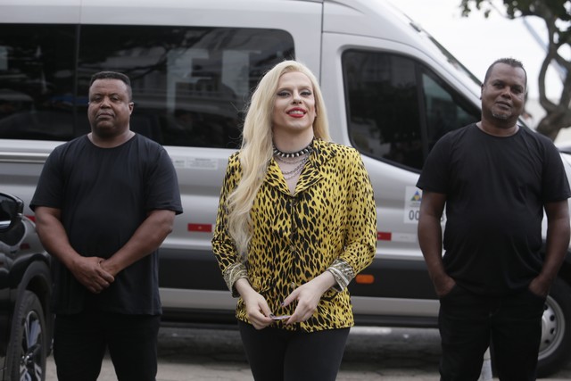 drag-queen-lady-barba-s-sia-com-seguran-as-e-f-s-p-blico-espera