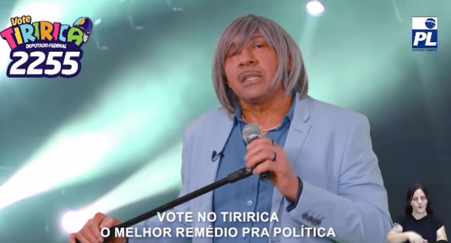 Tiririca volta a fazer paródia de Roberto Carlos em horário eleitoral