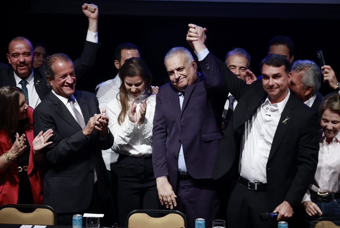 Vice de Flávio Bolsonaro, Alfredo Gaspar atacou ministros e acusou STF de 