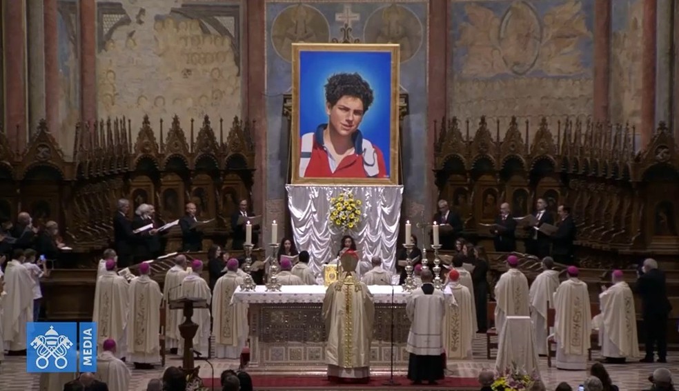 o Teenagers e futuro santo da igreja carlo acutis - foto: AFP