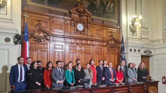 Conselho Constituinte do Chile terá presidente da extrema direita e vice socialista