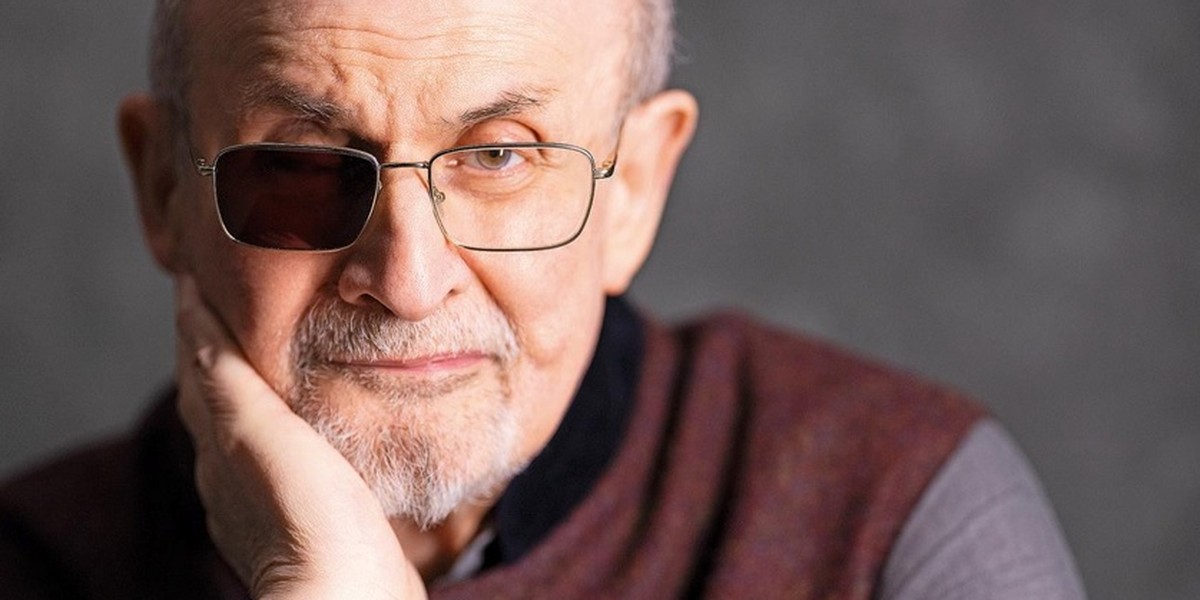 Salman Rushdie lança 'Faca', em que revive atentado: 'Minha maneira de assumir o controle'
