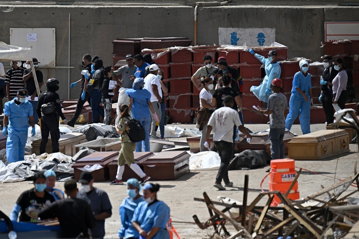 Número de mortos na Venezuela chega a 2.595 e Delcy Rodríguez nega que corpos tenham sido enterrados em valas comuns