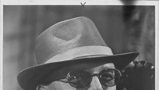 Editor descobre conto inédito de Truman Capote, escrito a lápis, em biblioteca nos Estados Unidos