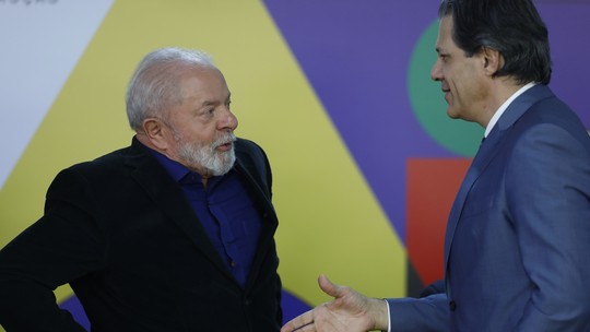 Com pautas bomba no Congresso, Lula faz nova cobrança a ministros para reforçar diálogo com parlamento