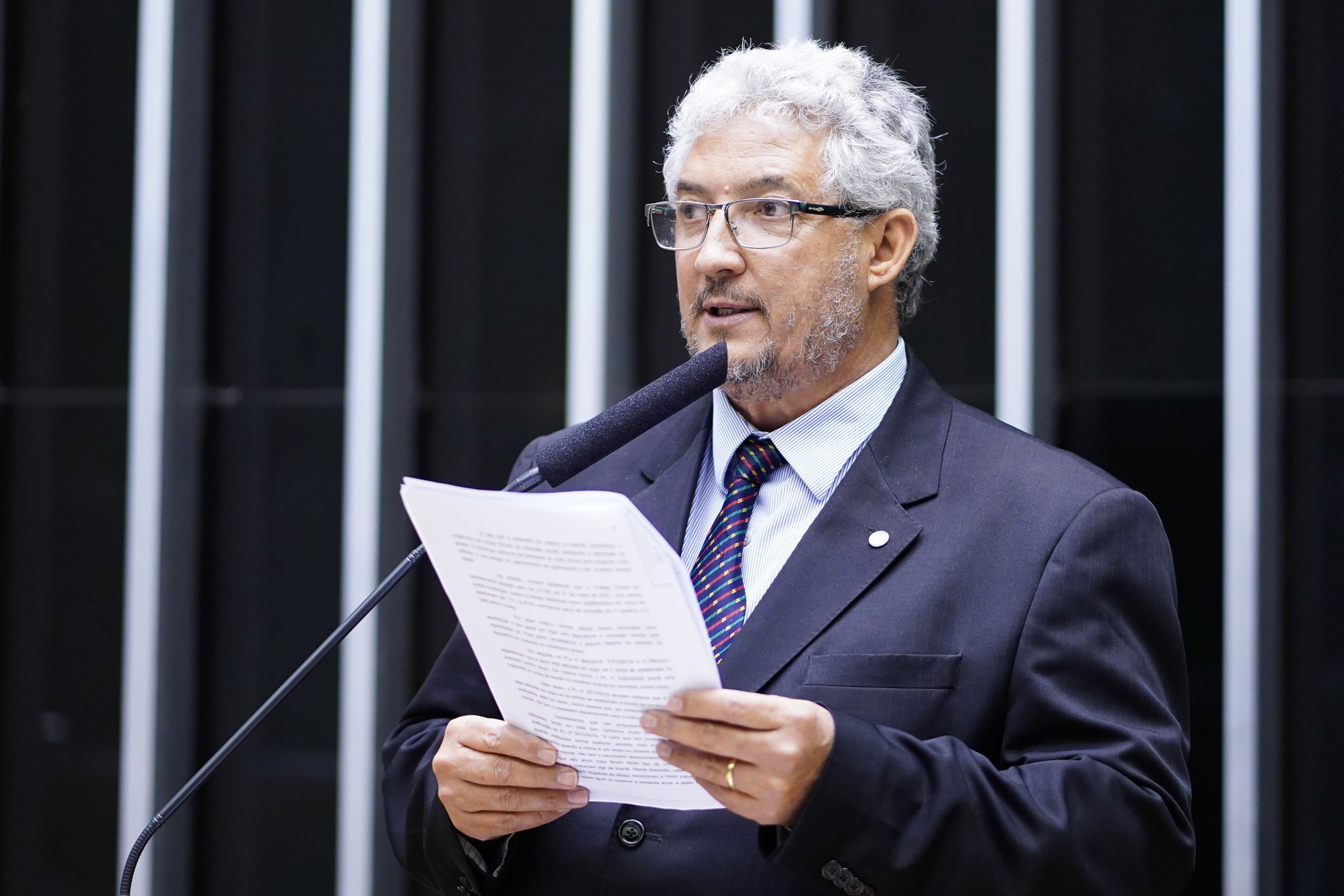 Candidato do PL a deputado doou 1/3 do seu patrimônio para a própria campanha - QTU Questões do Universo