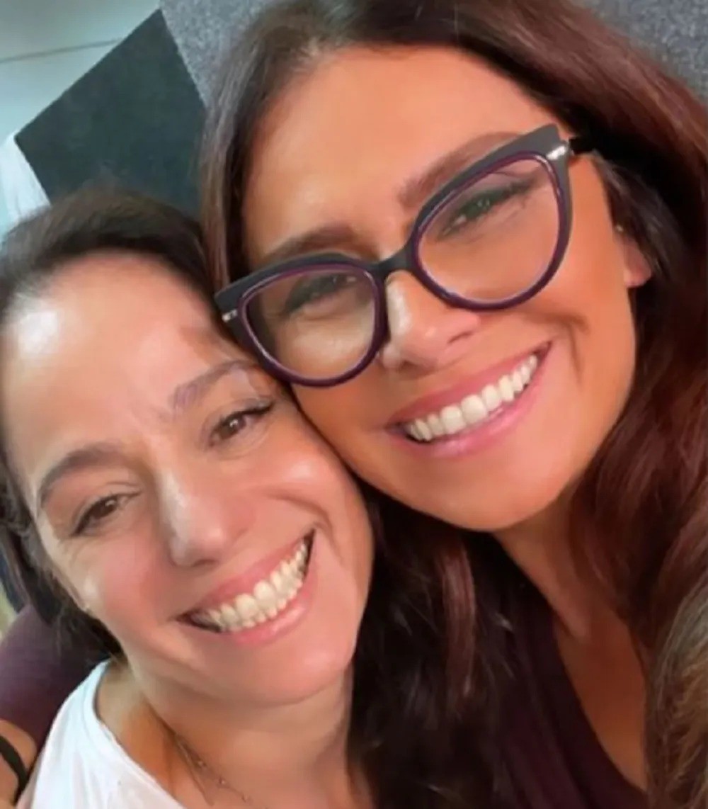 As atrizes Claudia Mauro e Giovanna Antonelli são primas. Elas trabalharam juntas pela primeira vez na novela "Travessia" — Foto: Reprodução/Instagram