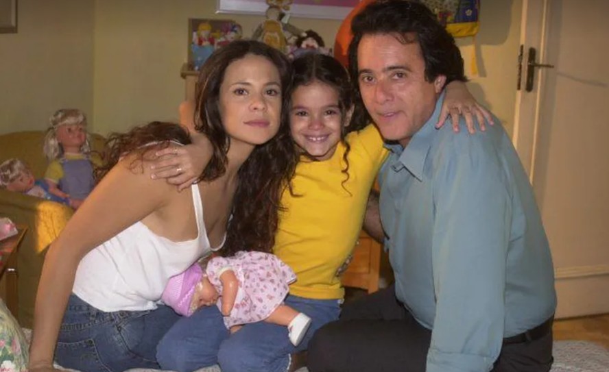 Vanessa Gerbelli, Bruna Marquezine e Tony Ramos em 'Mulheres apaixonadas'