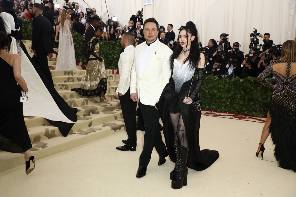 Elon Musk e Claire Boucher (Grimes) no Met Gala, em 2018  Foto: Damon Winter/The New York Times