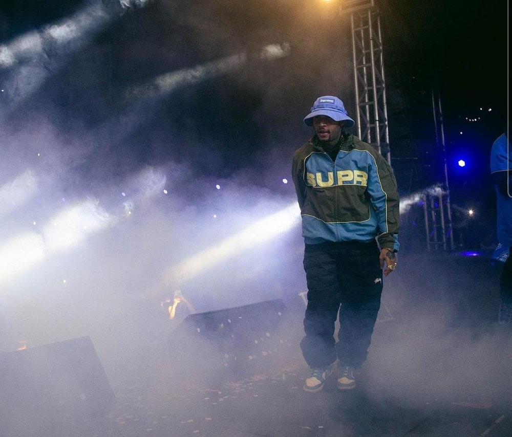 Conheça a vida de luxo do rapper Orochi, do trap às joias milionárias e ...