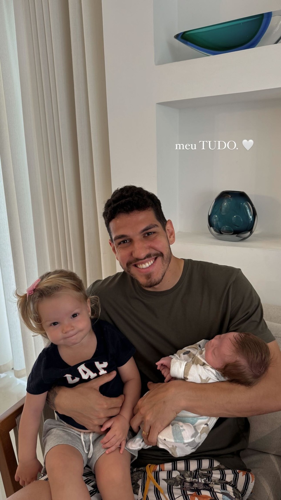 Nino com os filhos, Sofia e Antônio — Foto: reprodução
