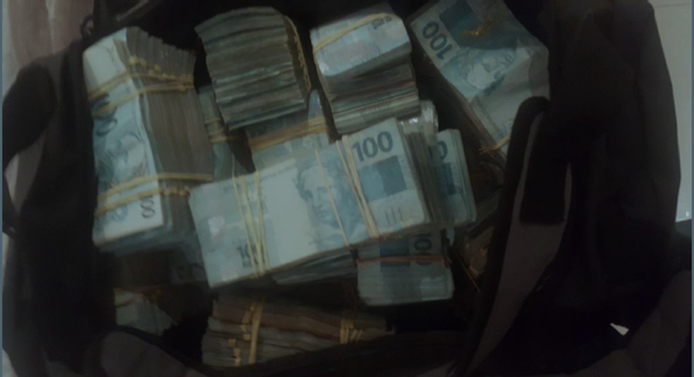 Dinheiro levado por Haylton para Cupim, de acordo com as investigações do Gaeco — Foto: Reprodução