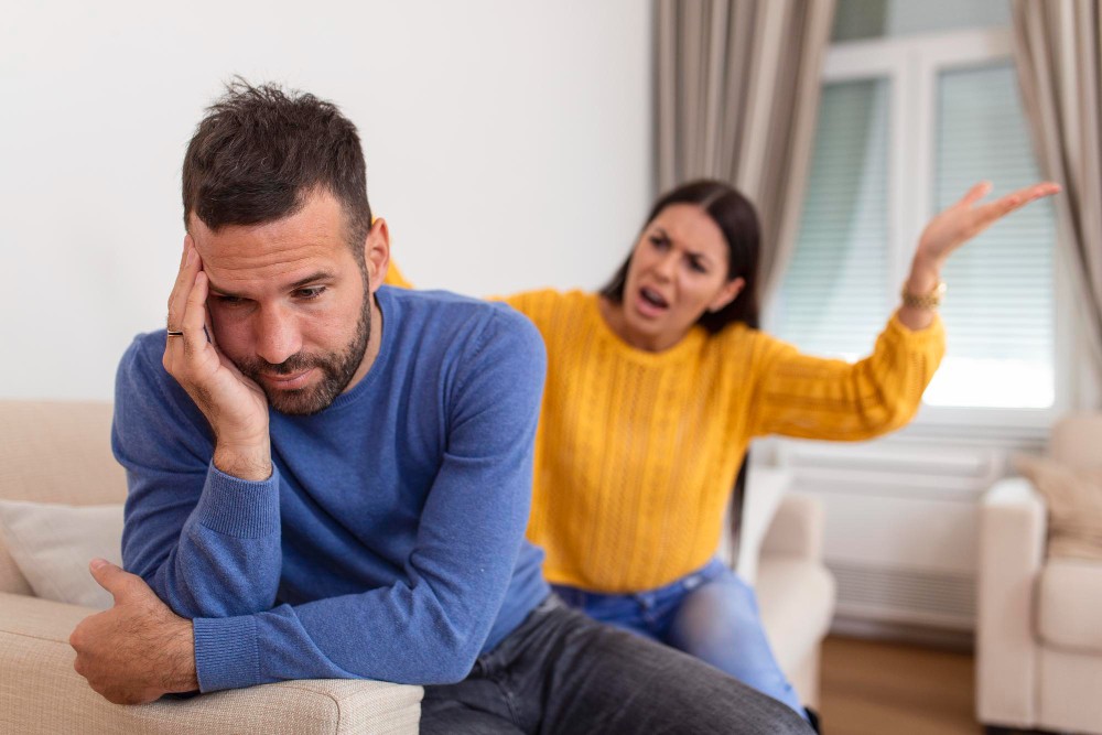 Como saber se você está tendo uma discussão saudável ou se ela virou uma briga tóxica, segundo especialistas - Foto