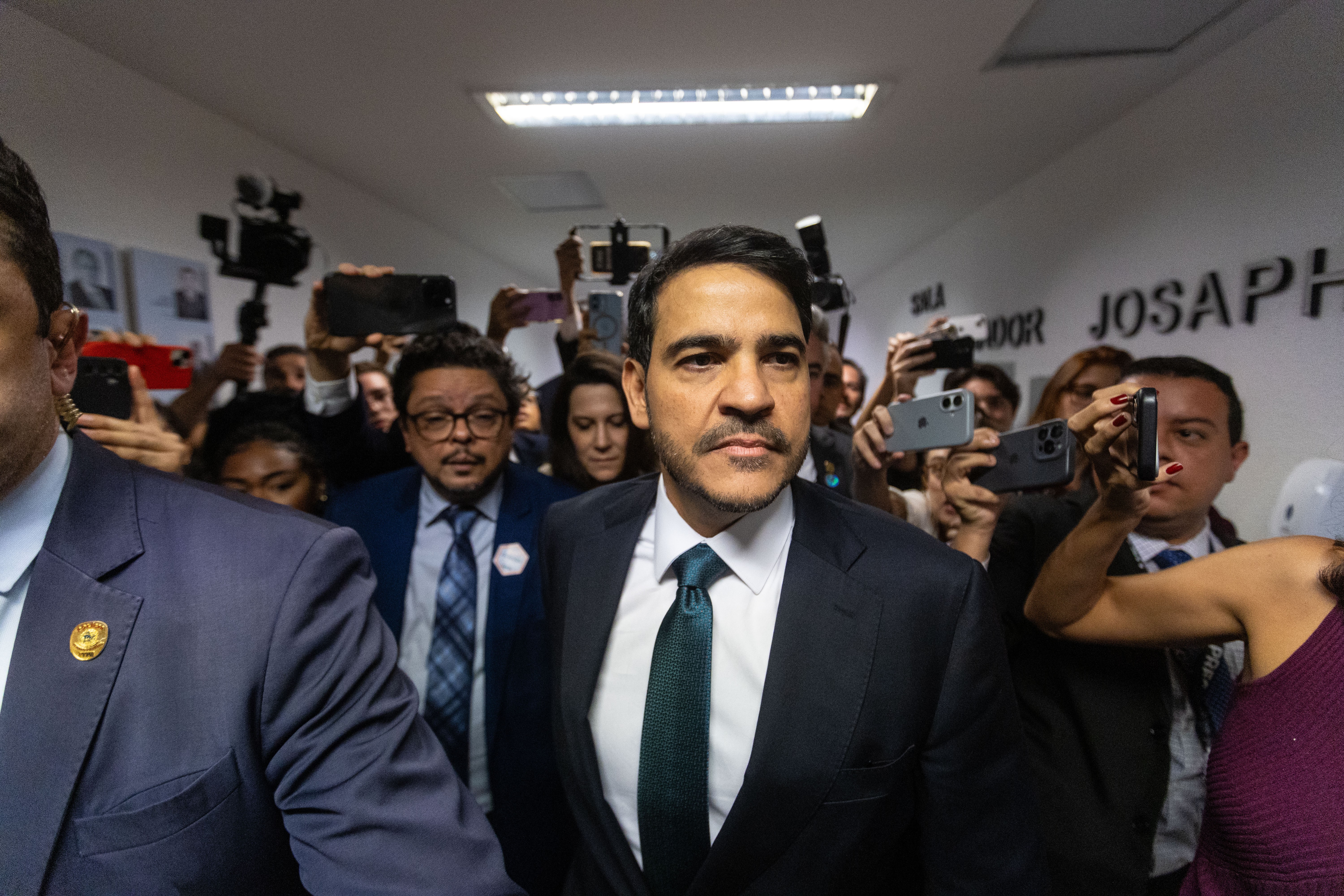 Messias agradece apoio de Mendonça e Gilmar após ser rejeitado para vaga ao STF