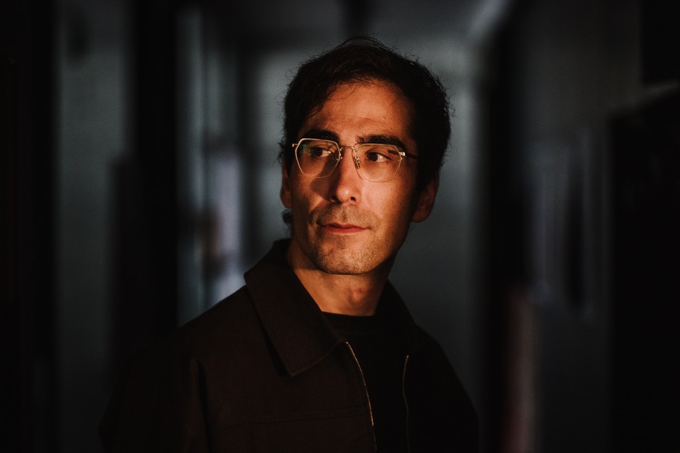 Jason Ignacio White afirma ter testemunhado abusos físicos e psicológicos durante os três anos em que trabalhou na organização, e publicou relatos e denúncias em seu Instagram — Foto: Jun Michael Park/The New York Times