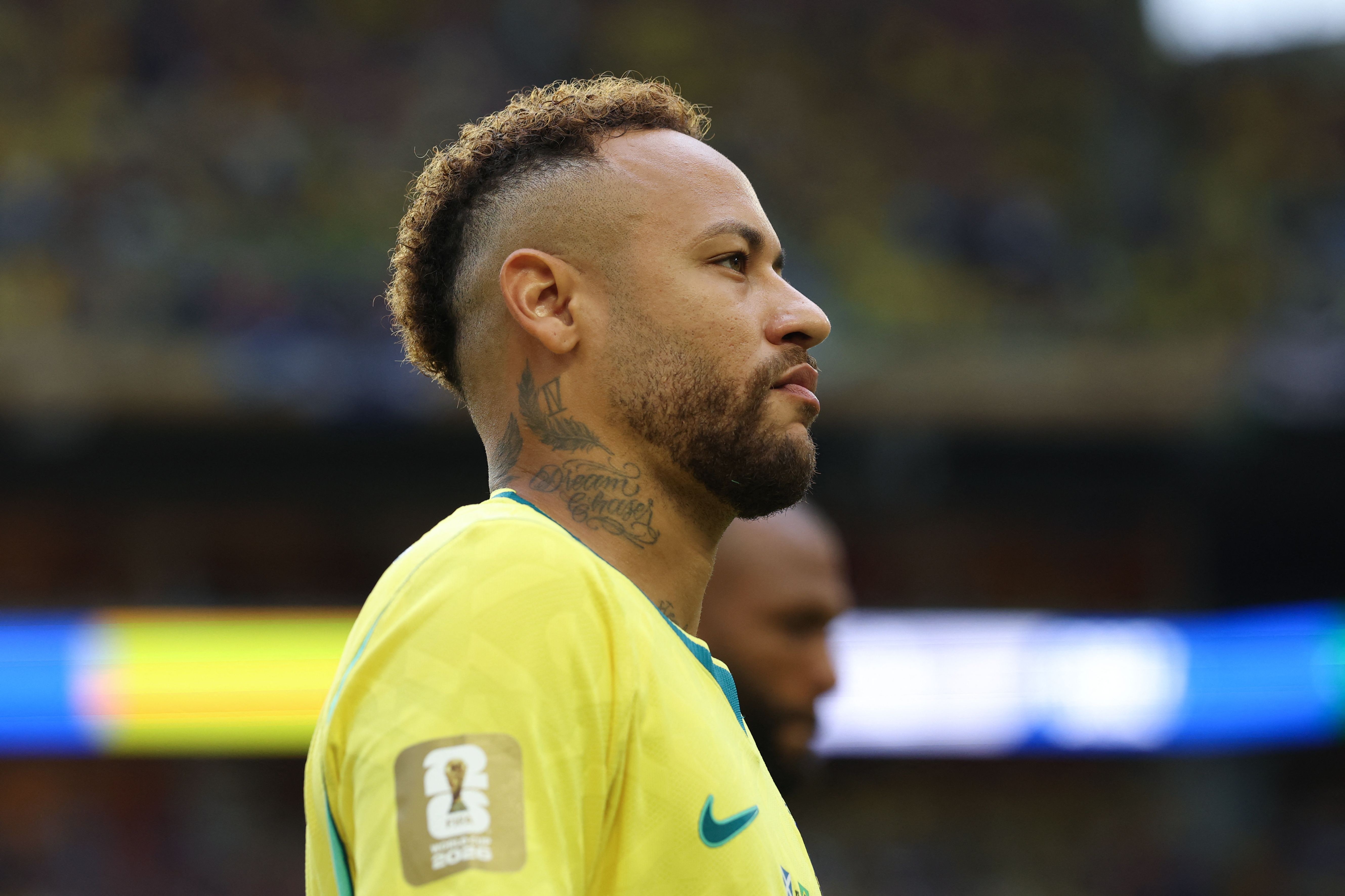 Neymar iguala Pelé e Rivaldo ao entrar em campo contra Escócia na Copa do Mundo; entenda