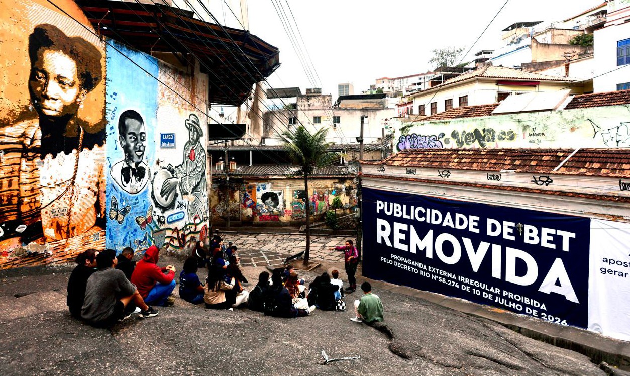 Rio de Janeiro proíbe propagandas de apostas em espaço público