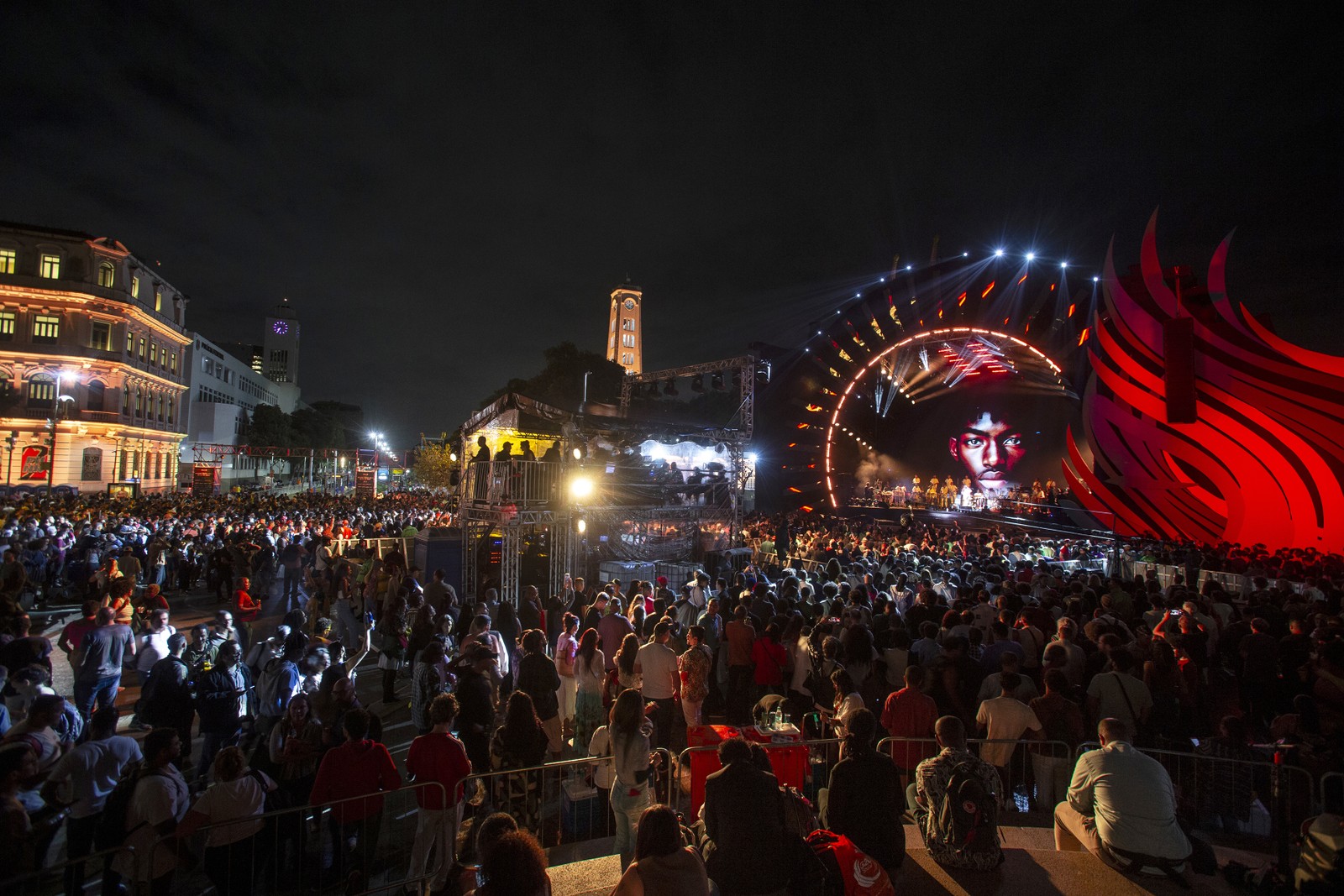 Festival na praça Mauá da Aliança Global Contra a Fome reuniu artistas de todo o país — Foto: Alexandre Cassiano