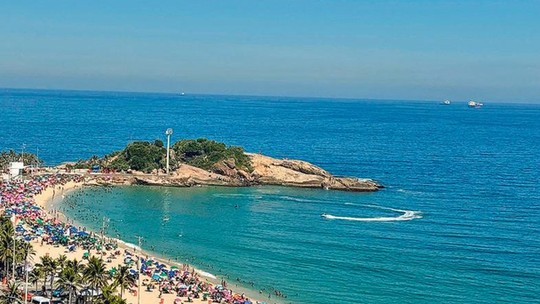 Praias da Zona Sul recebem ações de limpeza neste sábado