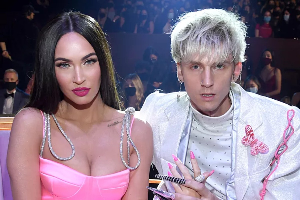 MGK e Megan Fox: de beber sangue a anel com espinhos, relembre as polêmicas do casal - Foto