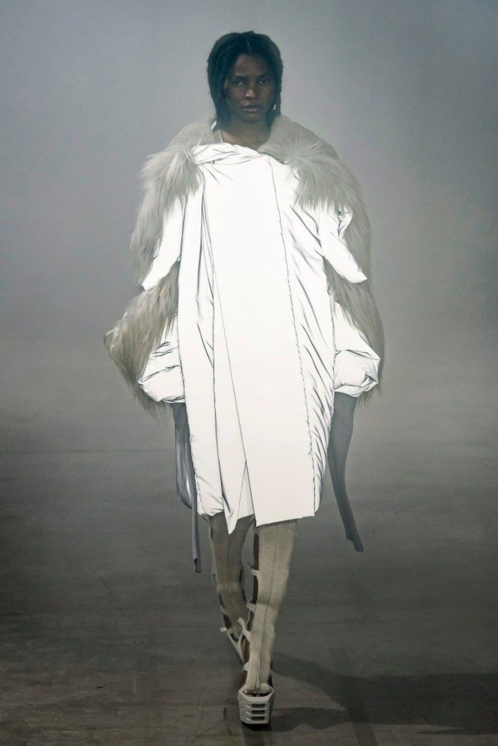 Saiba quem é Ana Jorge, top model que une moda, representatividade e superação — Foto: @anajorgeofficiel / @joymgmt