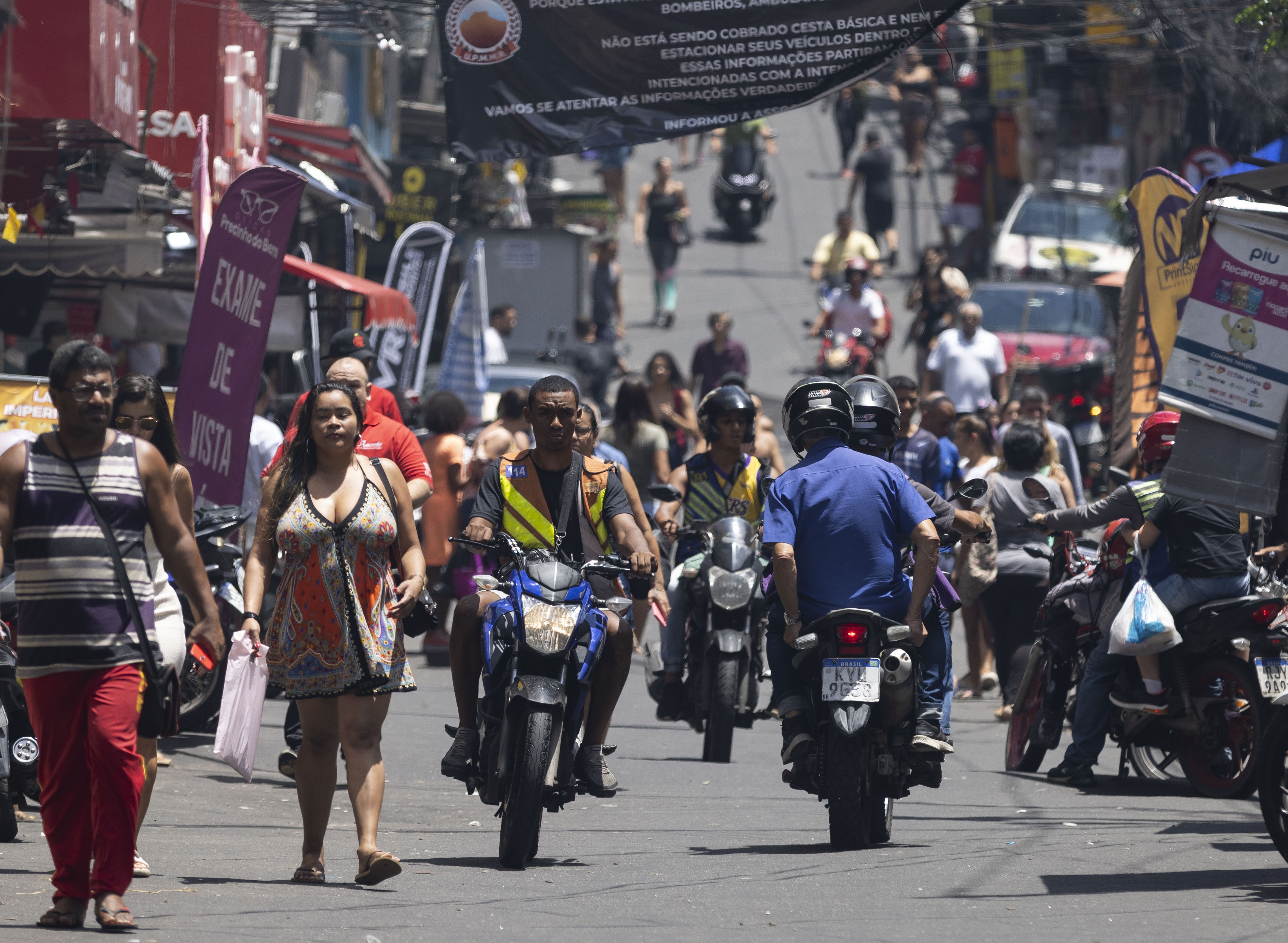 Pretos e pardos representam 72,9% dos moradores de favelas, indica Censo; mulheres também são maioria