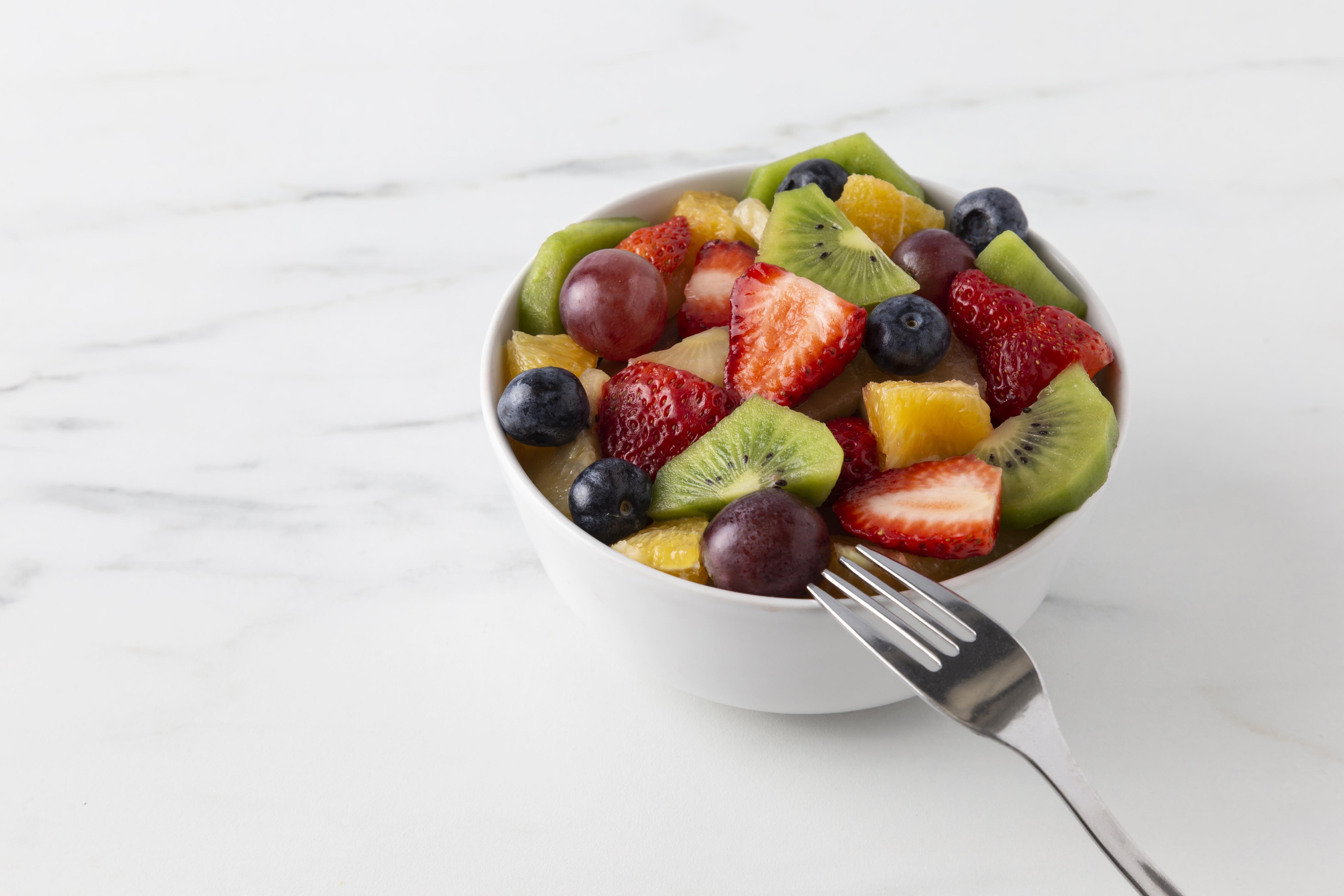Adolescência: o consumo de 2 porções por dia de qualquer fruta reduz o risco de depressão e ansiedade nessa fase da vida; diz estudo
