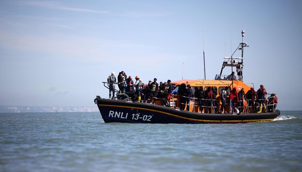 Mais de 10 mil migrantes cruzaram o Canal da Mancha este ano