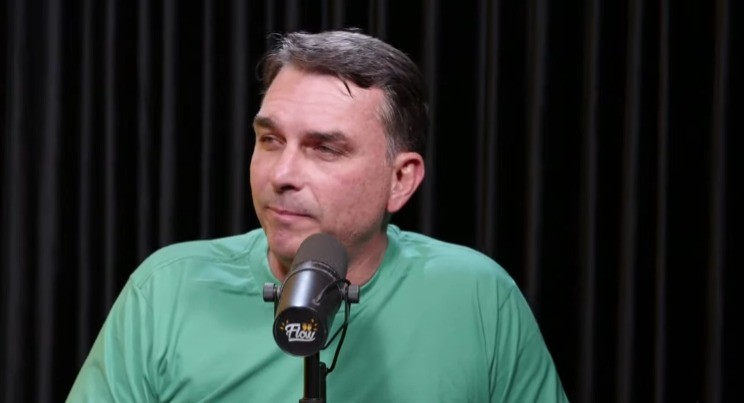 Flávio Bolsonaro rompe com Michelle e nega ter visto vídeo crítico