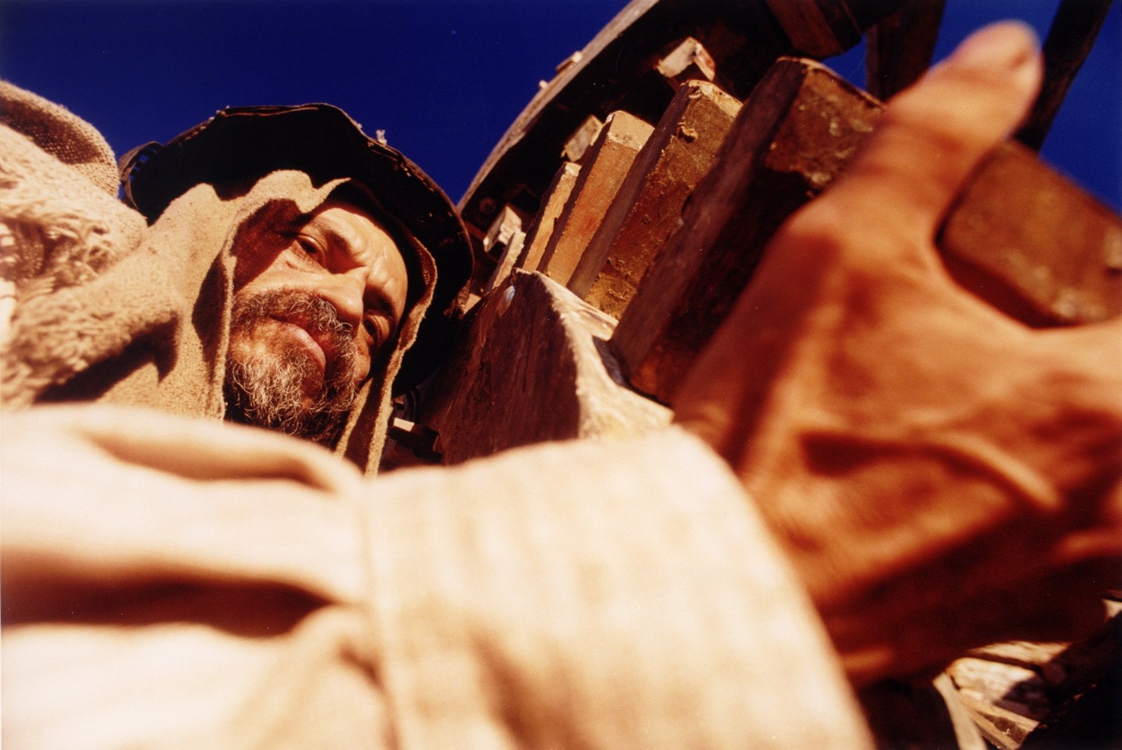 José Dumont em cena do filme "Abril despedaçado", de Walter Salles — Foto: Divulgação