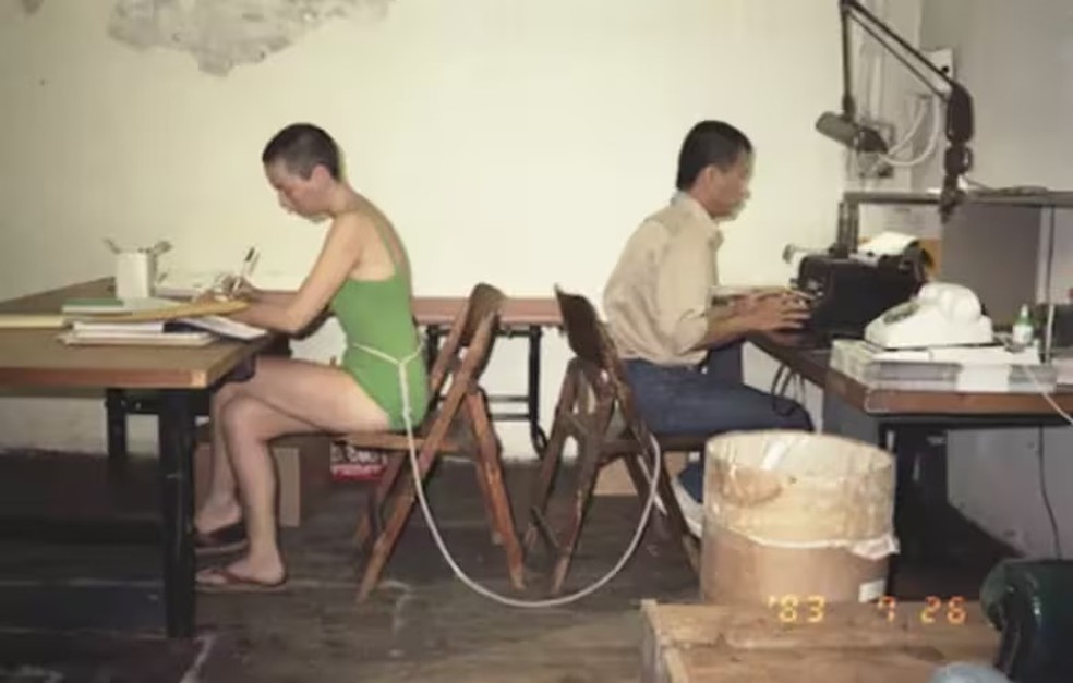 Linda Montano and Tehching Hsieh were forced to do everything together for a year. — Photo: Reproduction/Tehching Hsieh