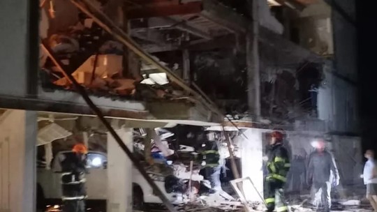 Explosão em condomínio atinge 10 apartamentos e deixa quatro feridos em Campos do Jordão