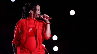 Rihanna em show do intervalo do Super Bowl — Foto: Gregory Shamus / GETTY IMAGES NORTH AMERICA / Getty Images via AFP