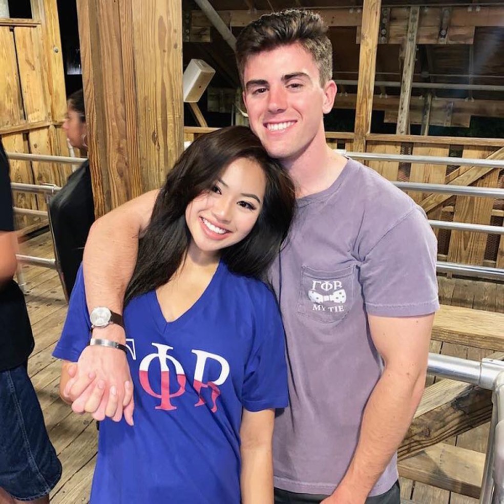 A enfermeira Sarah Danh e seu marido, Luke Gradl &mdash; Foto: Reprodu&ccedil;&atilde;o: Facebook