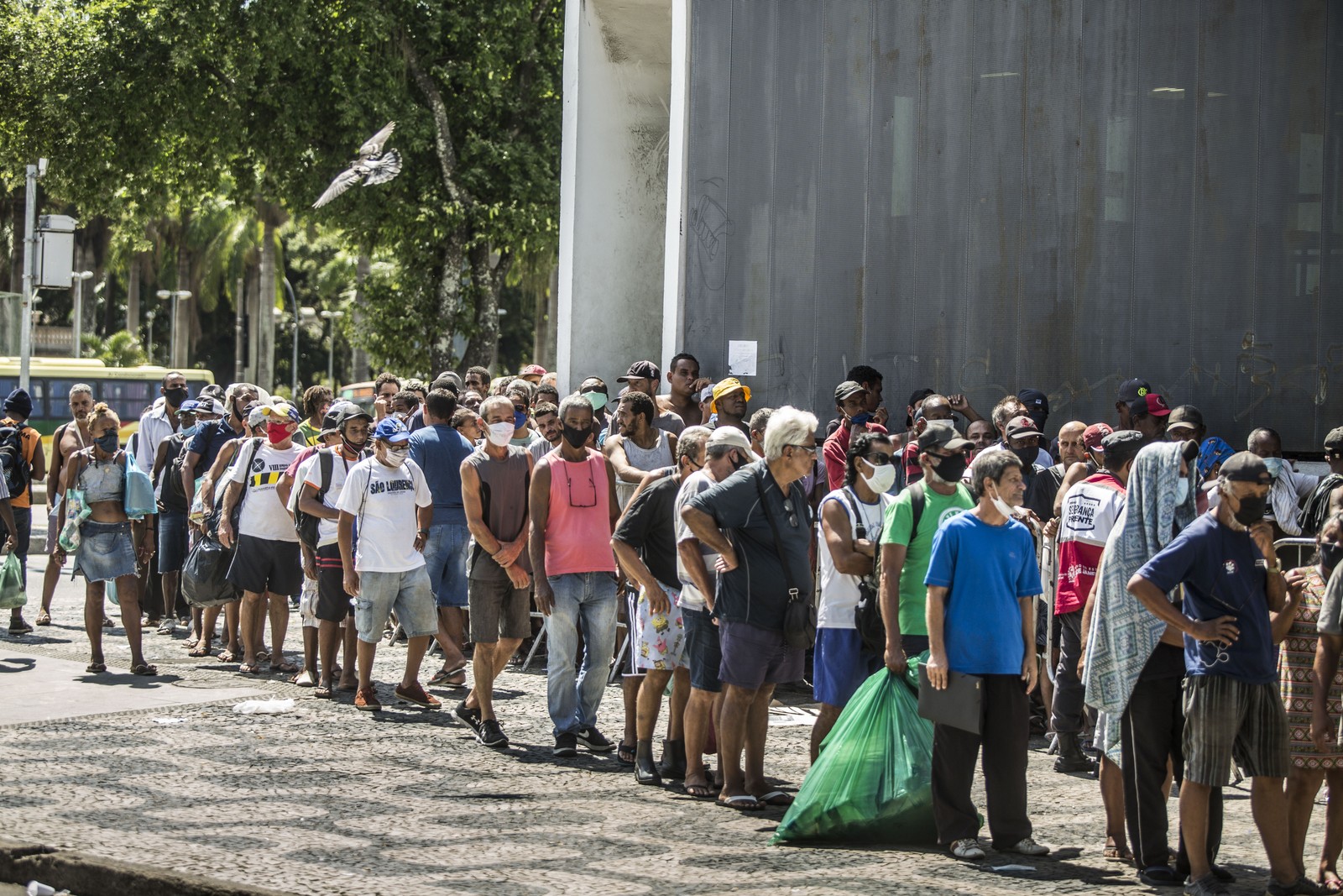 Sete em cada 10 afirmaram ao Data Favela que a pandemia fez piorar a qualidade da alimentação.Agência O Globo