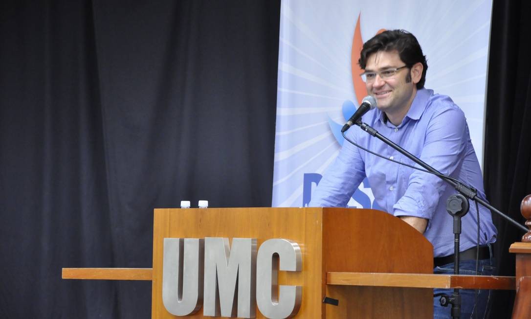 Novo marqueteiro de Flávio Bolsonaro disse há dois meses que não voltaria mais para campanhas - QTU Questões do Universo