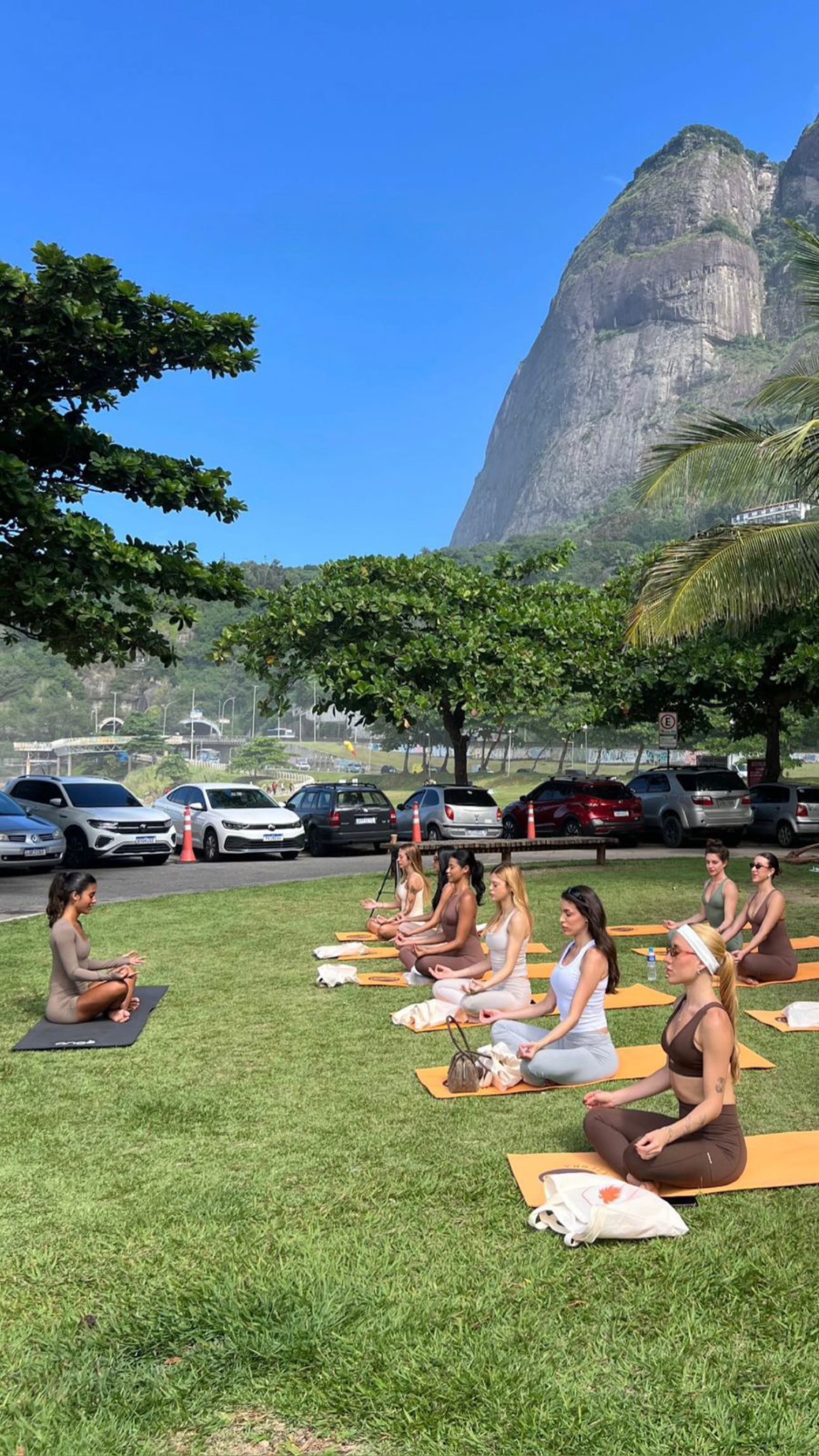 De ioga a forró ao pôr do sol: quiosques na orla da Zona Sul têm atividades com foco em saúde e diversão