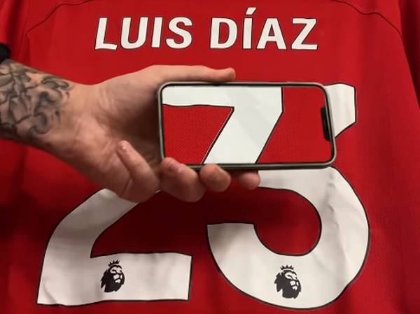 Liverpool vai reembolsar torcedores após dar camisa 7 para Luis Díaz