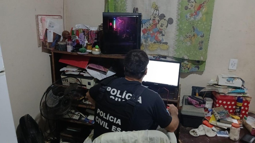 Polícia Civil do Mato Grosso cumpriu mandados judiciais contra adolescentes apontados como líderes de grupo que estimulava automutilação online