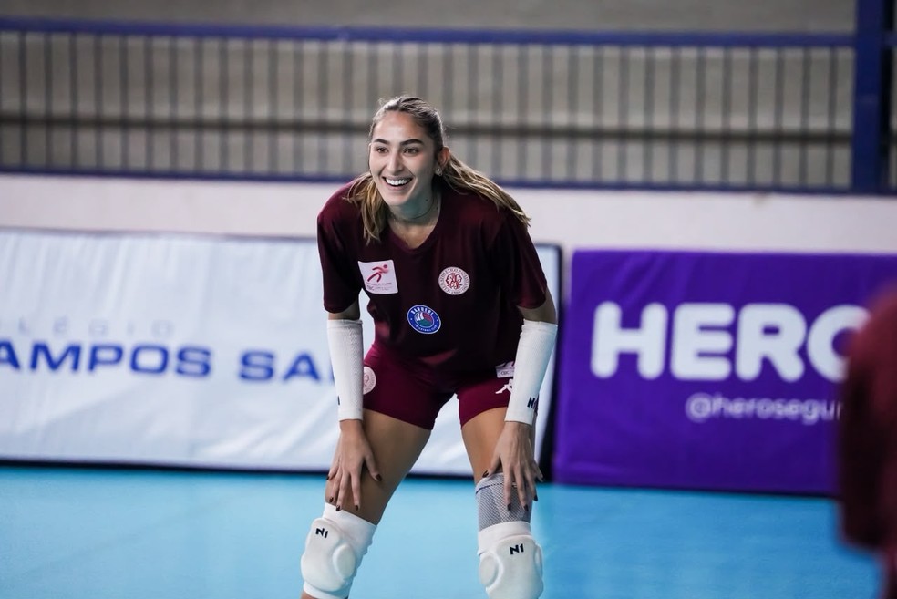 Pietra Jukoski em treino do Barueri antes da estreia — Foto: Fernanda Georges / CAP BVC