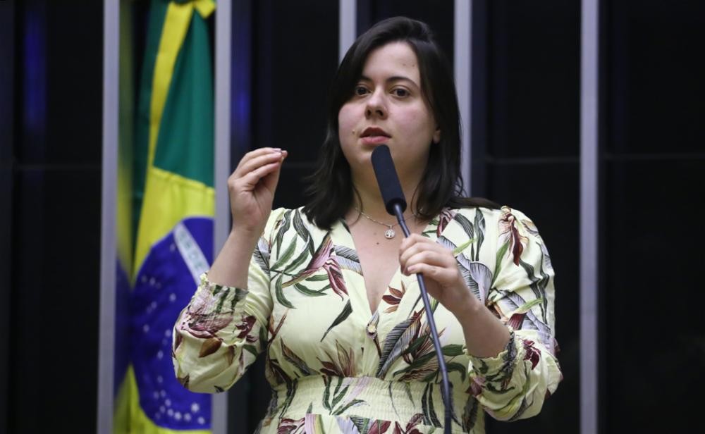 Sâmia Bomfim propõe PEC para garantir soberania digital do Brasil