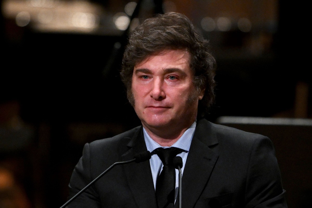 Milei compara Estado com 'fileiras inimigas': 'Sou eu quem destrói por dentro'