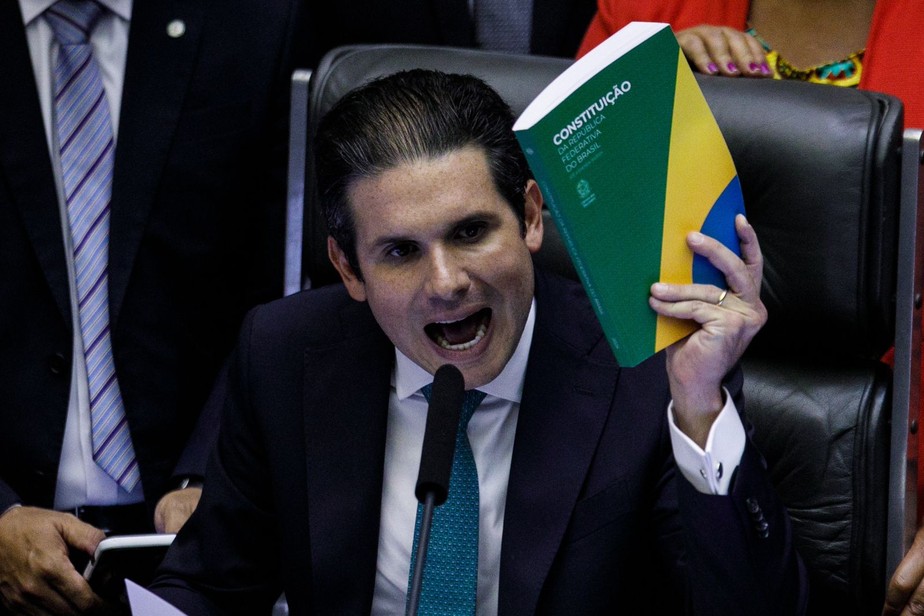 Deputado Hugo Motta presidente da Câmara dos Deputados em sessão plenária no Congresso Nacional