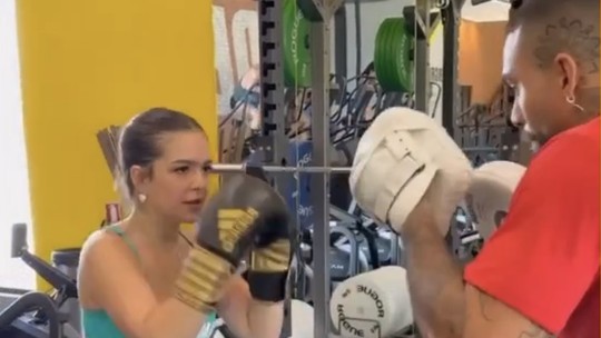 Mel Maia comemora evolução na aula de boxe: 'Estou melhorando'