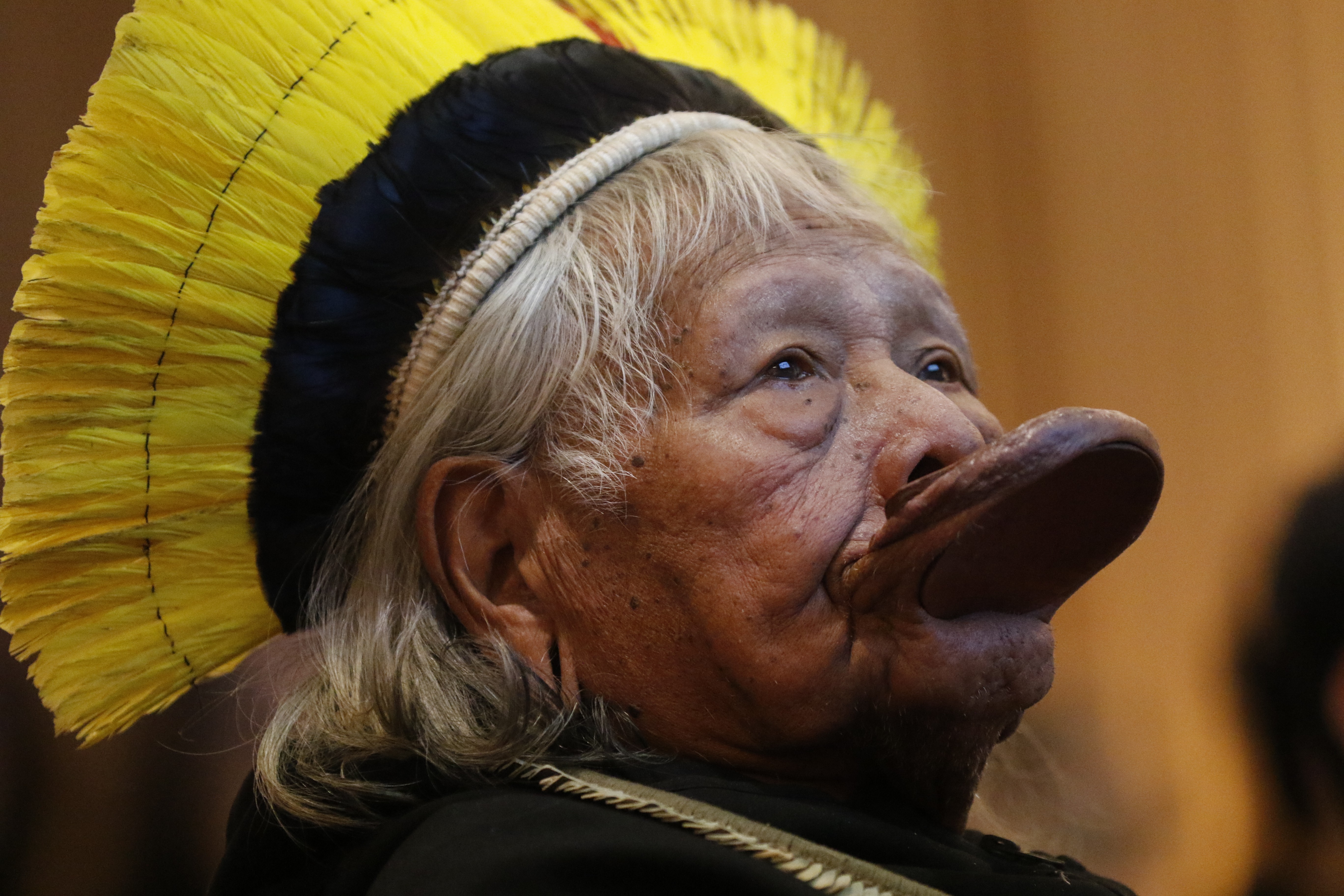 Cacique Raoni: Internado há duas semanas, líder indígena de 94 anos tem alta hospitalar
