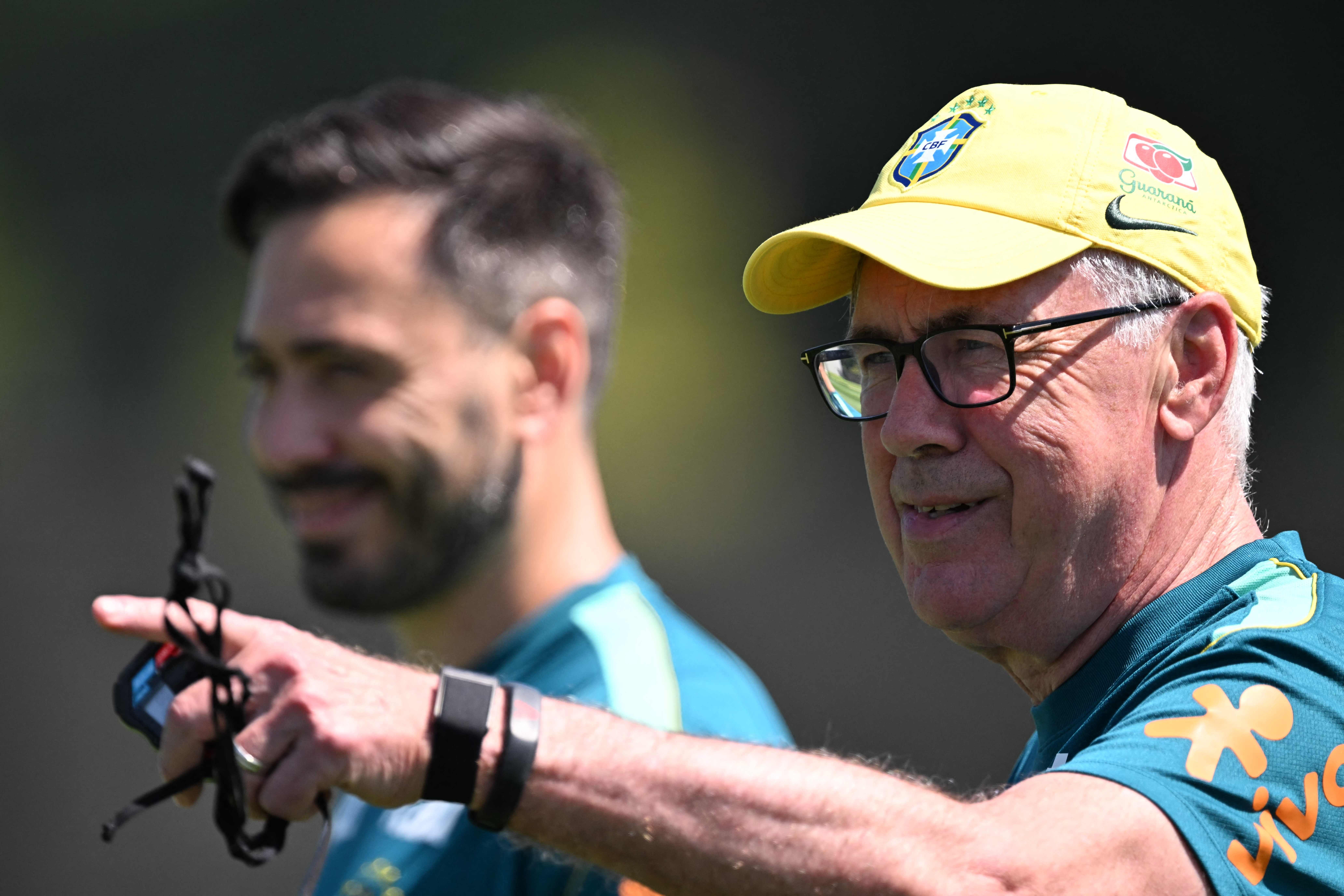 Ancelotti brinca: Alex Ferguson é o único indicado para me dar conselhos