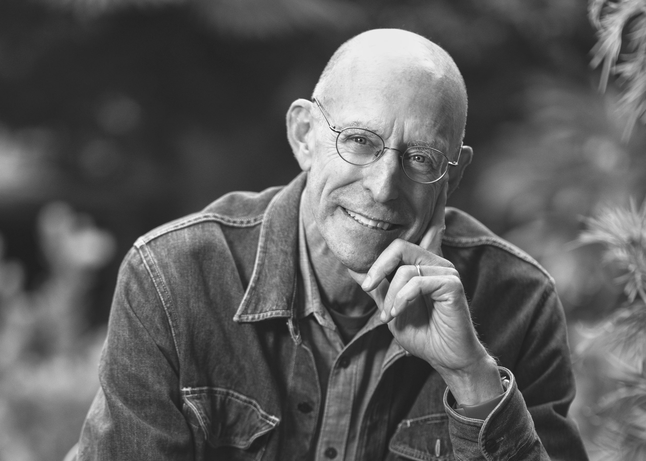 'Estou convencido de que a IA não tem consciência', diz Michael Pollan, autor americano