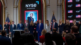 Donald Trump é escolhido Pessoa do Ano pela revista Time: 'Renascimento político incomparável na História americana' — Foto: SPENCER PLATT / GETTY IMAGES NORTH AMERICA / Getty Images via AFP