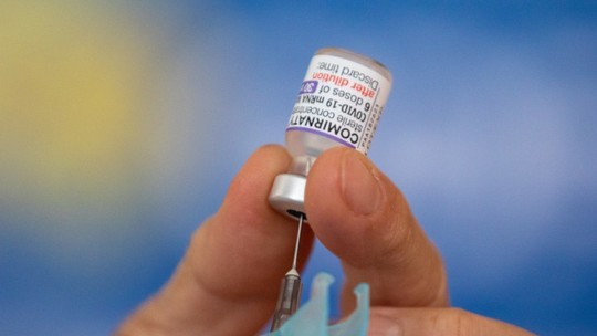 Não basta liberar vacina bivalente contra Covid para qualquer adulto